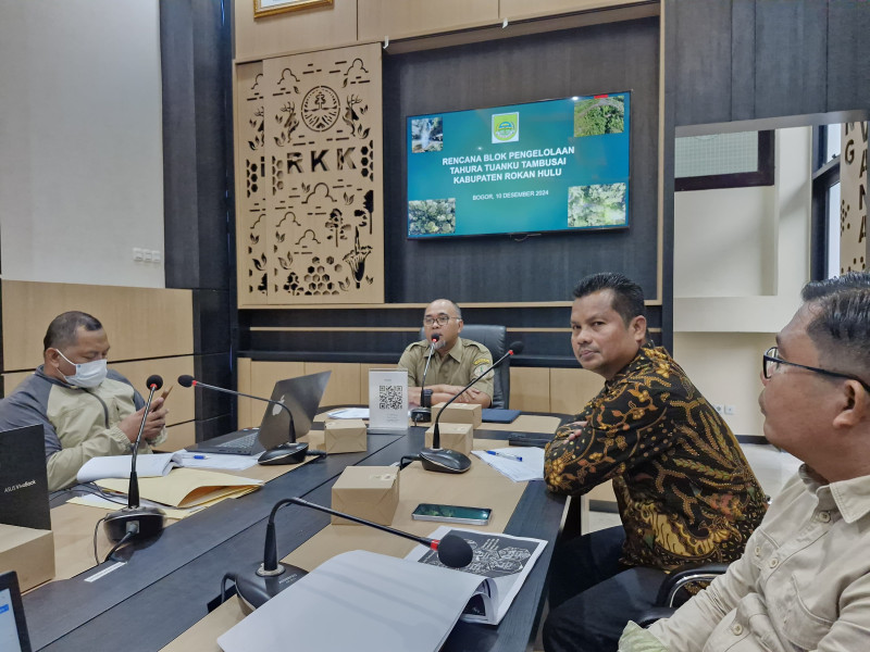 DLH Rohul Ikuti Penilaian Dokumen Blok Pengelolaan Taman Hutan Raya Tuanku Tambusai Bersama KLK RI di Bogor