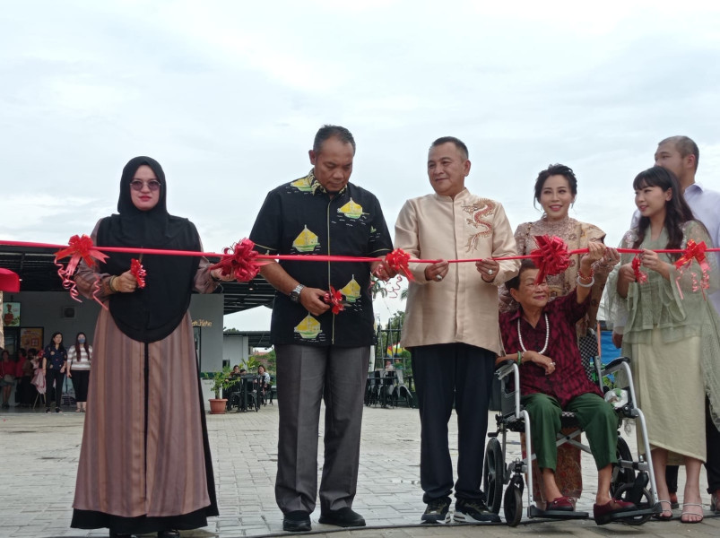 Rumbai Food Paradise Resmi Dibuka