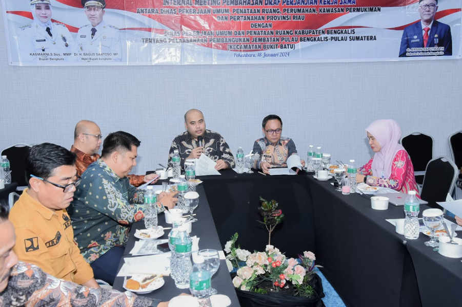 Sekda Bengkalis Pimpin Rapat Bersama Pembangunan Jembatan Pulau Bengkalis-Pulau Sumatera