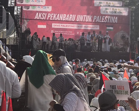 Aksi Pekanbaru untuk Palestina,  Ketua MUI Pekanbaru Bacakan Manifesto Pembelaan Rakyat Indonesia untuk Palestina