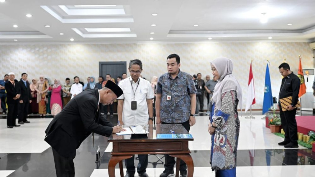 Rektor UNRI Lantik Sejumlah Koordinator Prodi