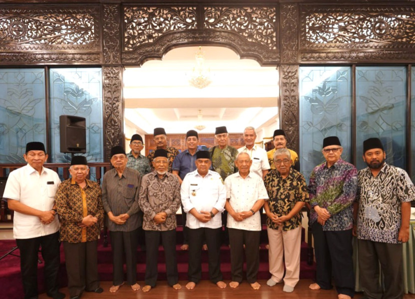 Plt Gubri Edy Nasution Terima Silaturahmi Sejumlah Tokoh Riau