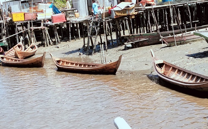 Hebohkan Warga Desa Bekawan Luar,  Nelayan Temukan Belasan Perahu Hanyut di Laut
