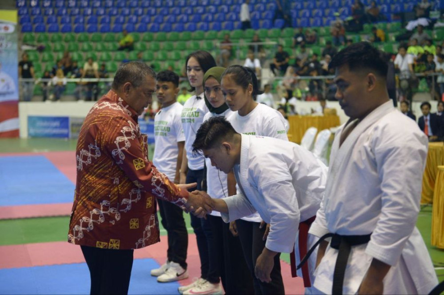 Diikuti 750 Peserta, Gubri Buka Kejurprov Karate FORKI Riau 2024