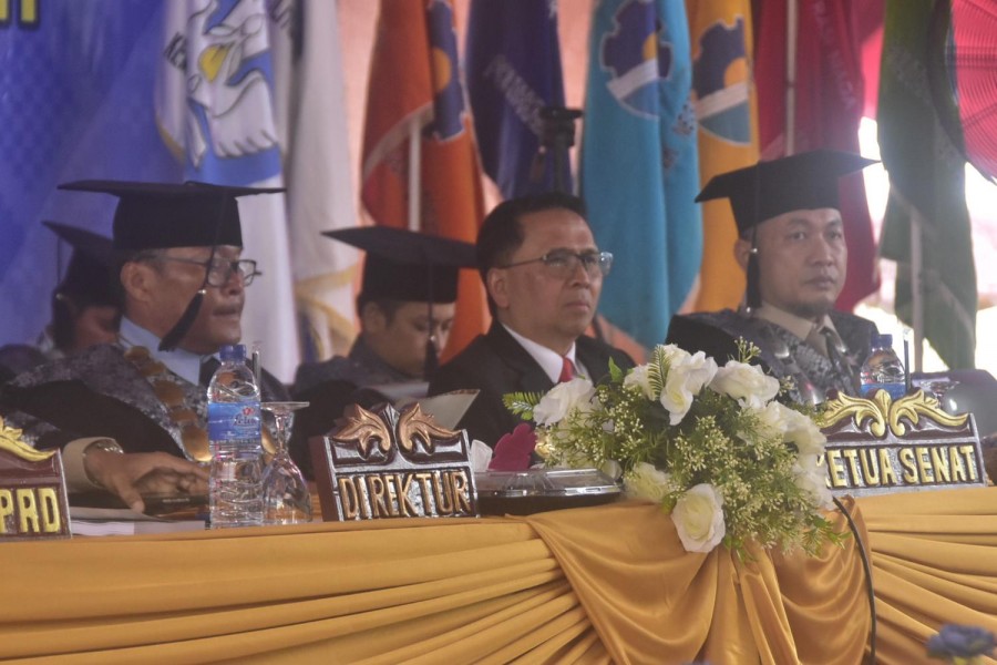 Pjs Bupati Hadiri Sidang Senat Terbuka Wisuda Ahli Madya -XXI dan Sarjana Terapan - VIII Politeknik Negeri Bengkalis