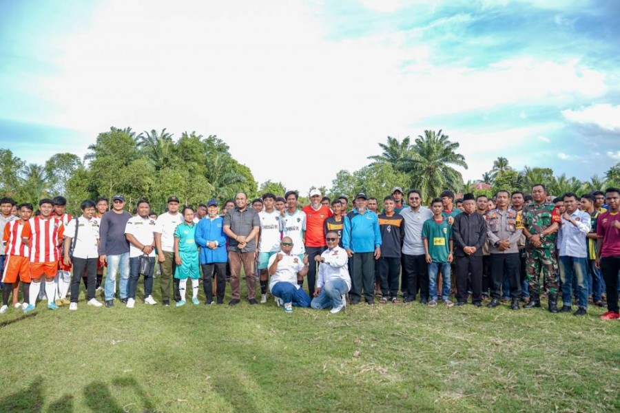 Wako Dumai Buka Turnamen Sepak Bola Antar Klub se-Kecamatan Medang Kampai