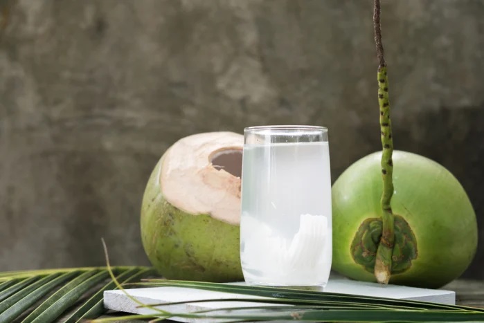 Selain Mengganti Cairan Tubuh, Ini Beragam Manfaat Lain dari Air Kelapa