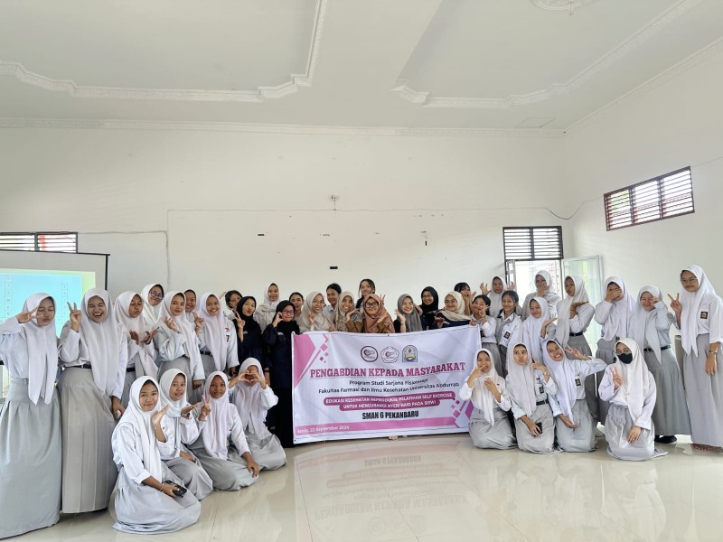 Latihan Sederhana Atasi Nyeri Haid, Universitas Abdurrab Beri Pelatihan untuk Siswi SMAN 6 Pekanbaru