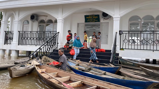 Salurkan Bantuan untuk Korban Banjir, EMP Bentu Limited Diberi Penghargaan Tercepat dan Terbanyak