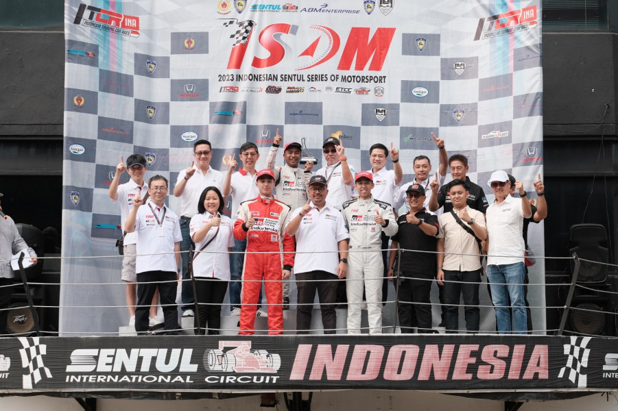 New Yaris GR Sport Raih Podium Pertama Kejurnas Indonesia Touring Car Race (ITCR) Max 1.600