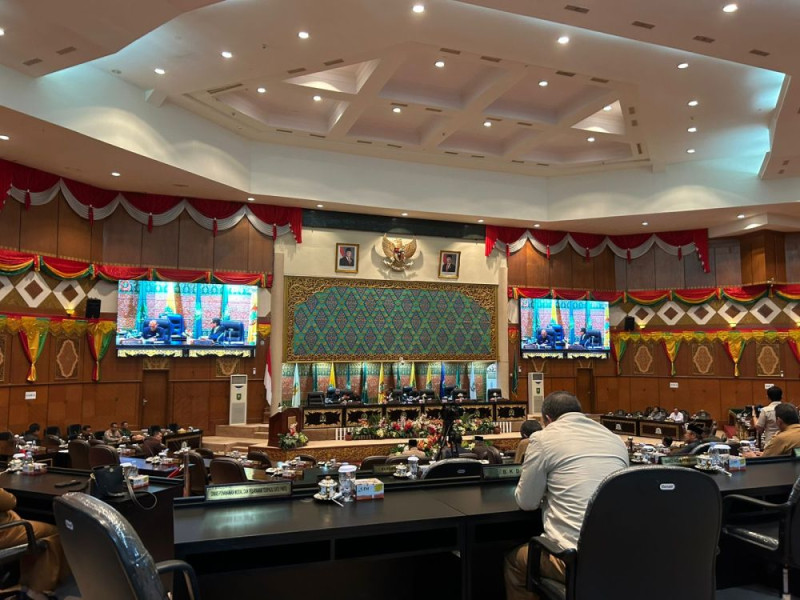 Pj Sekdaprov Riau Hadiri Penyampaian Ranperda Penyelenggaraan Pariwisata Berbudaya Melayu