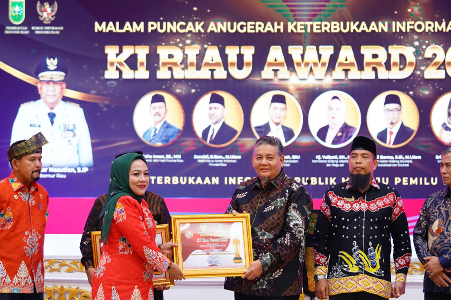 Pemkab Inhil Terima Penghargaan KI Award 2023