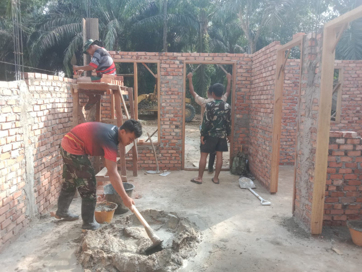Penuhi Kebutuhan Air Bersih, Satgas TMMD Ke 121 Kodim 0313/KPR Bangun Sumur Bor di Desa Gema