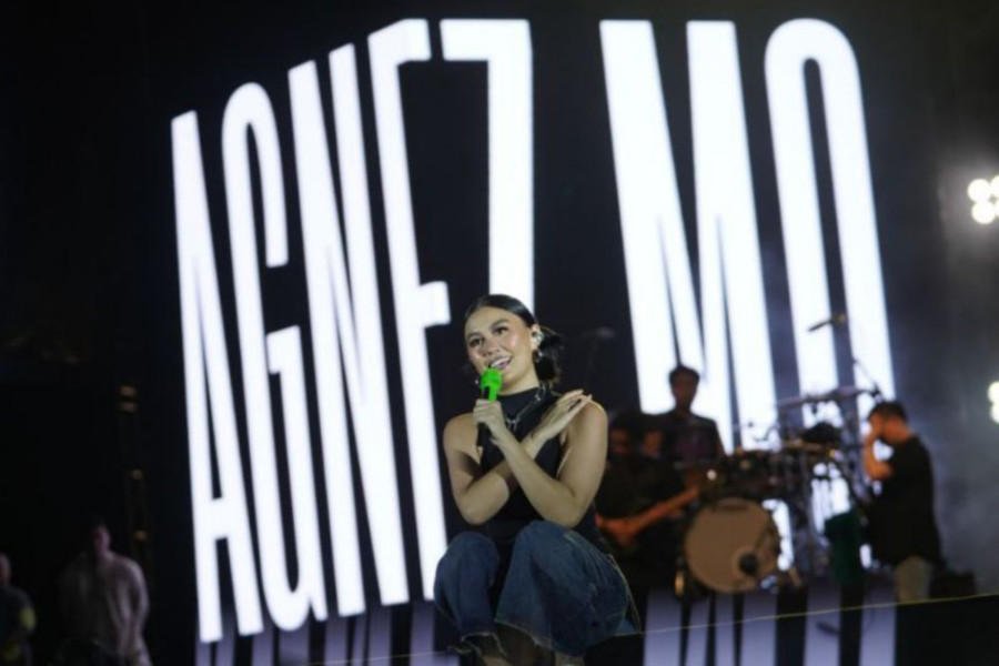 Agnez Mo Bikin Kagum Ribuan Warga di Perayaan Malam Puncak HUT ke-67 Provinsi Riau