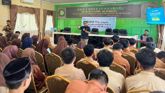 Siswa Riau Antusias Pelajari Industri Sawit Lestari Melalui PalmCo Goes to School