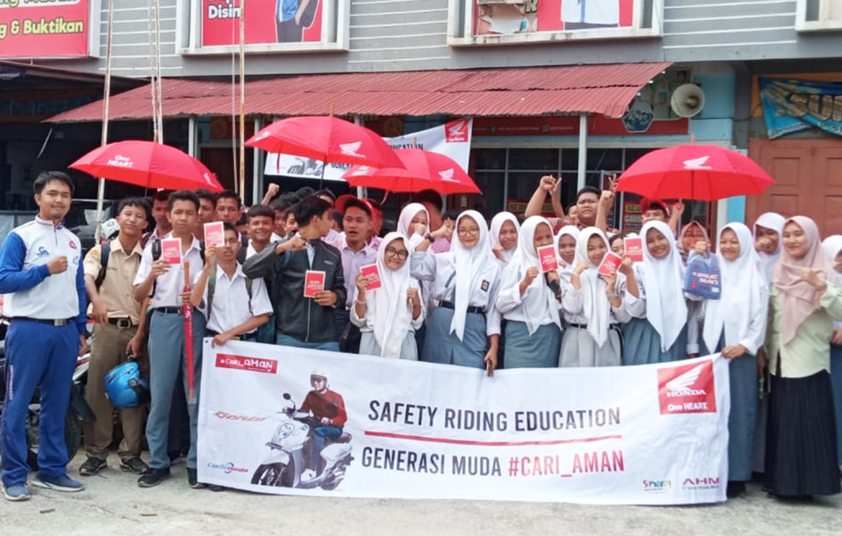 Capella Honda Ajak Siswa/i SMK Migas Inovasi Riau Kurangi Angka Kecelakan