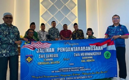 SMK Banggol Terengganu Malaysia Kunjungi SMA Muhiba Kampar