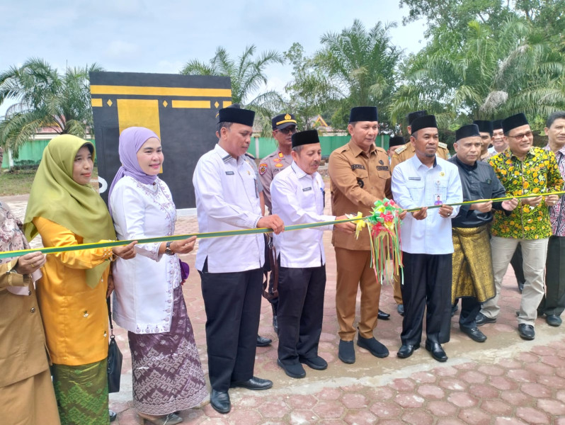 Wakil Bupati Rohul H Indra Gunawan  Resmikan Gedung  PLHUT dan Miniatur Kabah