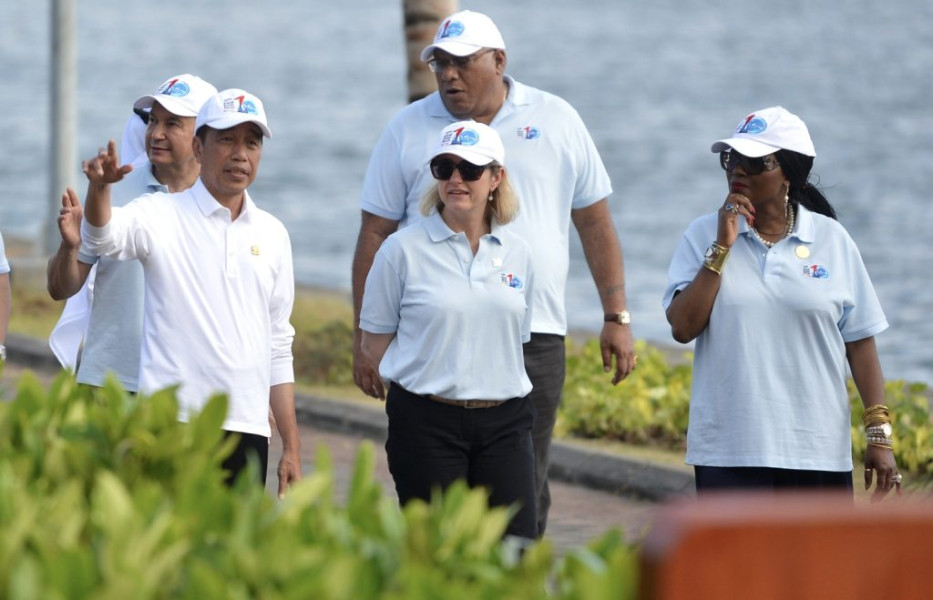 Presiden Jokowi Tunjukkan Konservasi Mangrove pada Kepala Negara dan Delegasi KTT WWF