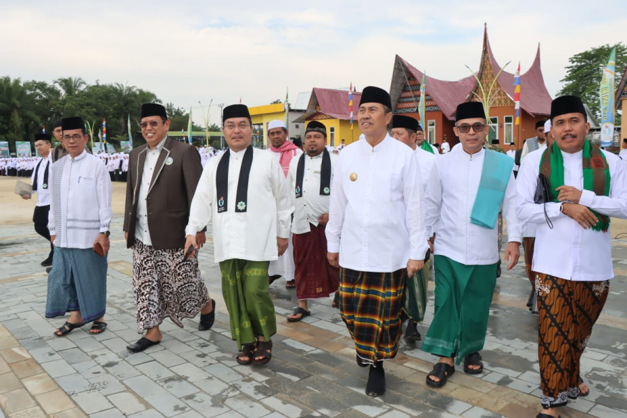 Apel Hari Santri Riau di Ponpes Bidayatul Hidayah Rohil, Gubri: Jihad Santri, Giat Belajar dan Jaga NKRI