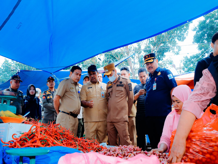 Pj Bupati Kampar Sidak Pasar Inpres Bangkinang