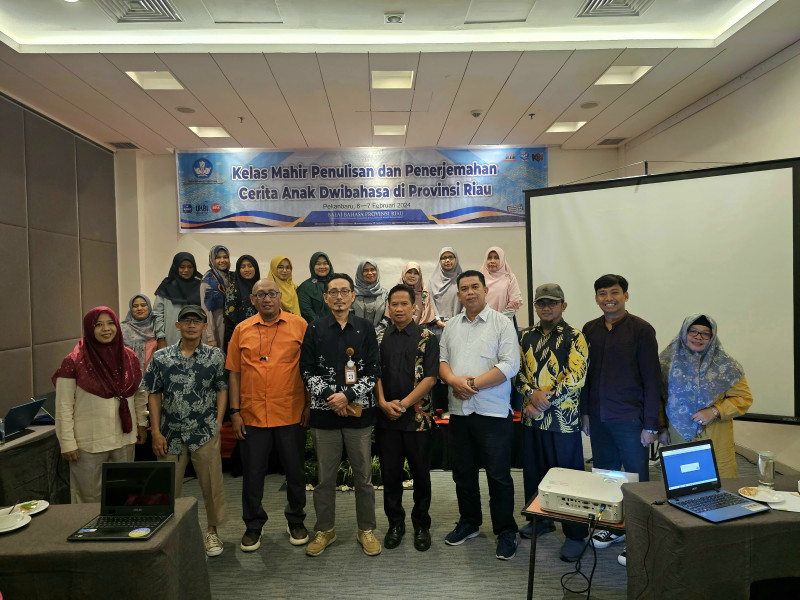 Kepala Balai Bahasa Riau Tutup Bimtek Kelas Mahir Calon Narasumber Penerjemahan
