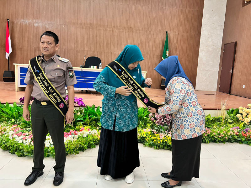 Pj Bupati Kampar Dikukuhkan Jadi Bapak Asuh Anak Stunting