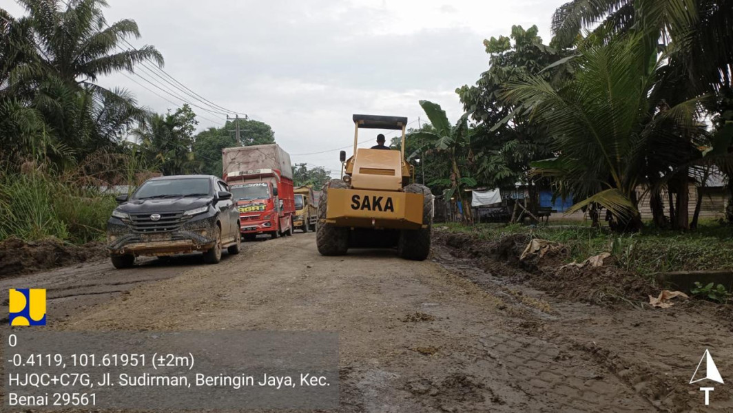 Alat Berat Dikerahkan, Perbaikan Jalan di Kuansing Terus Digesa