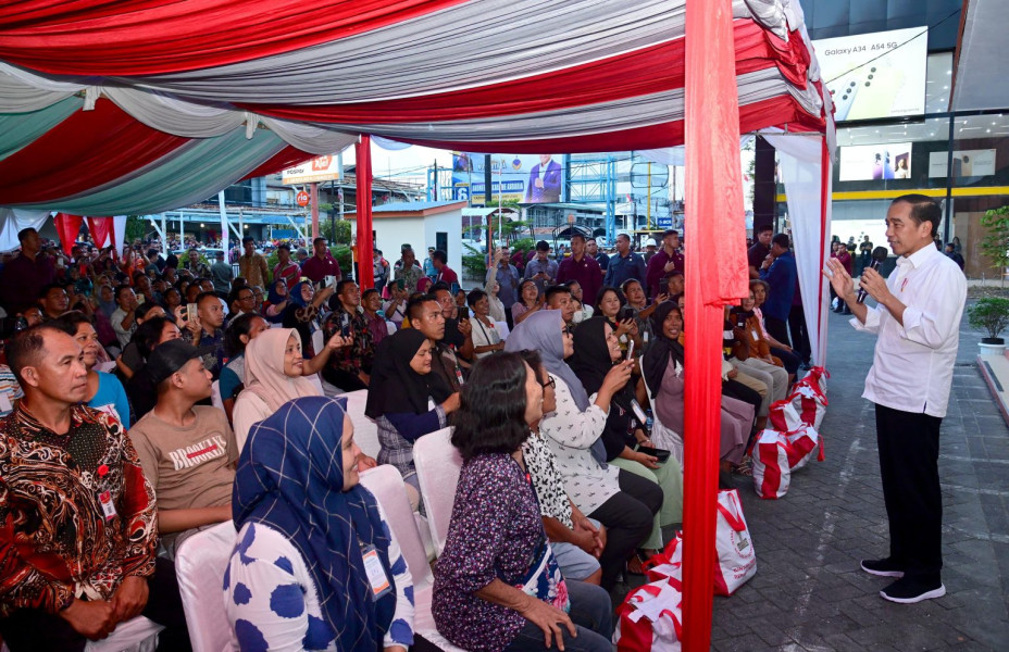 Presiden Jokowi Sapa Warga dan Pastikan BLT El Nino Tersalurkan Baik