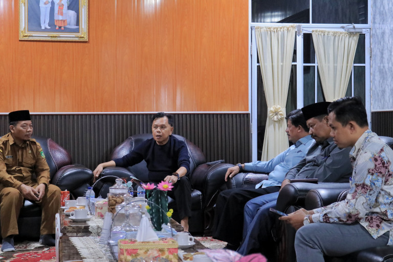 Plt Bupati Asmar Terima Kunjungan STIE Syariah Bengkalis