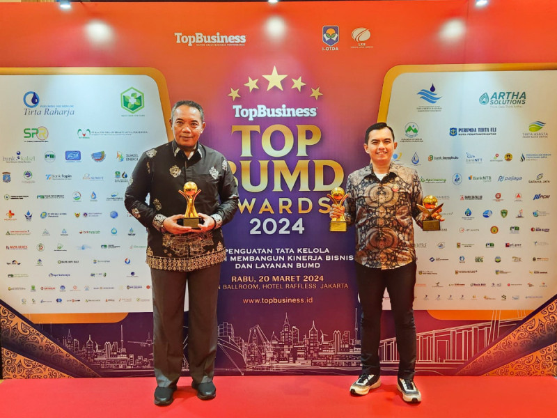 Pj Wali Kota Pekanbaru Raih Top Pembina BUMD 2024