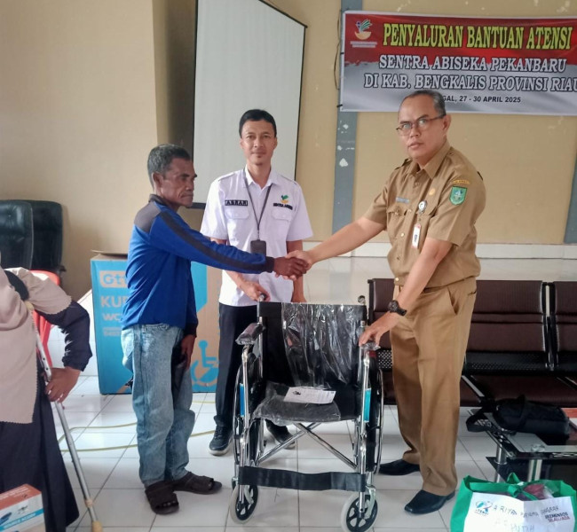 Sentra Abiseka Kemensos RI Pekanbaru Salurkan Bantuan Atensi
