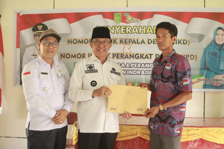 Bupati Serahkan NIKD dan NIPD Kelapa Desa dan Perangkat Desa se Kecamatan Reteh