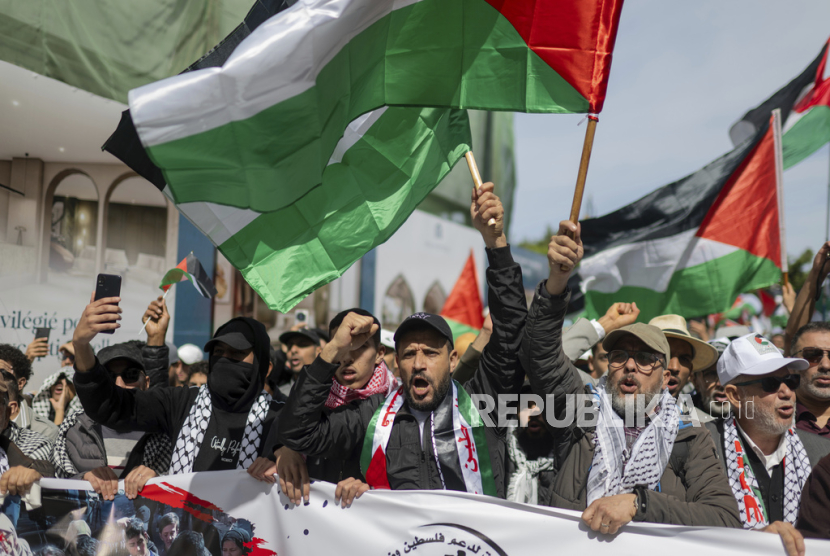 Pemimpin Muslim Diam, Warga Turun ke Jalan Bela Gaza