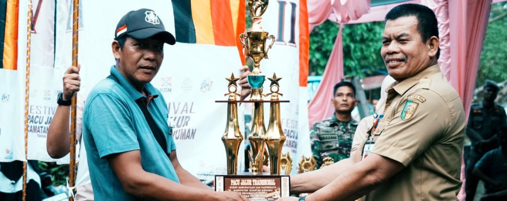 Pacu Jalur Kecamatan Inuman Ditutup, Tuah Alam Pertahankan Gelar Juara