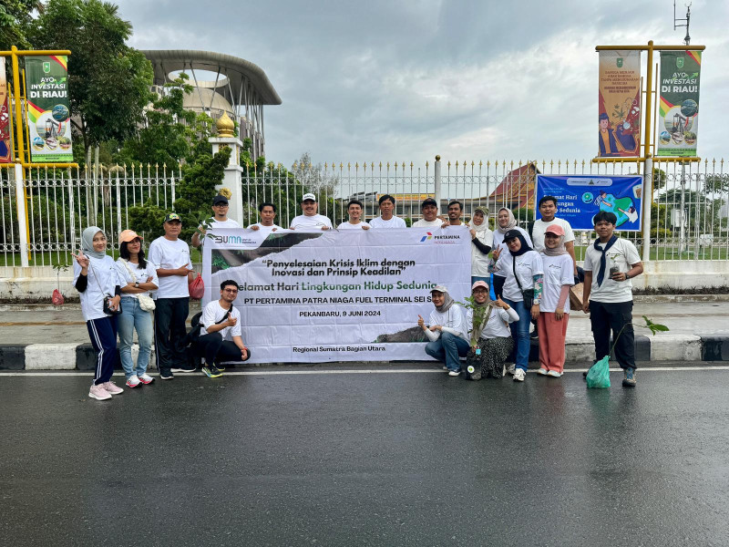 Pertamina Patra Niaga Sumbagut Bagikan Ratusan Bibit Pohon Gratis di CFD Pekanbaru