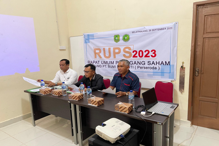 Plt Bupati Asmar Ikuti RUPS BUMD PT Bumi Meranti