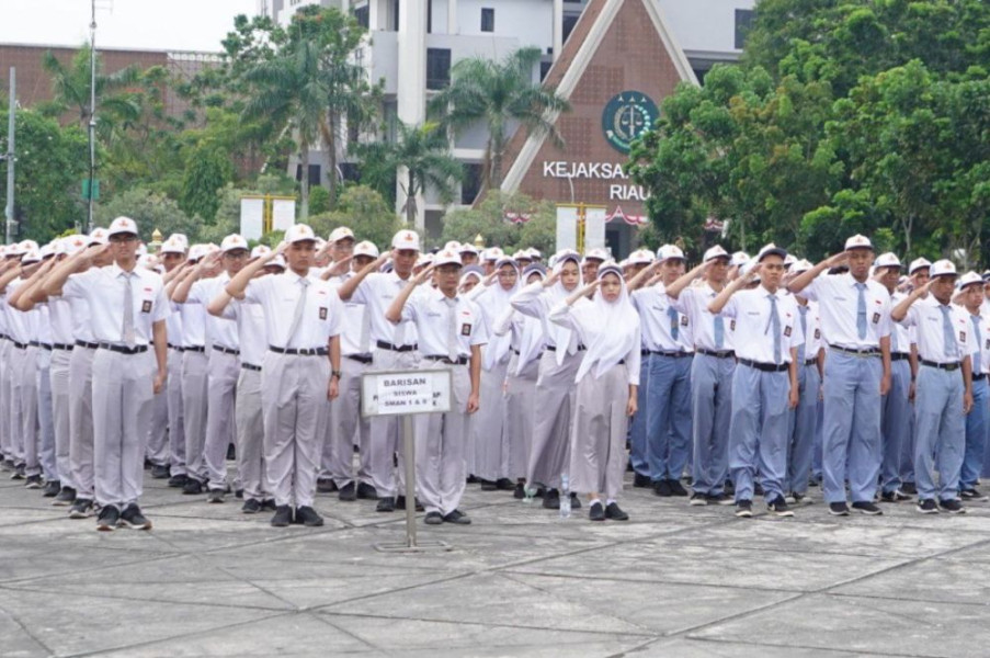 Baznas Siap Salurkan Bantuan Seragam Sekolah untuk 2.466 Siswa SMA dan SMK Negeri se-Riau