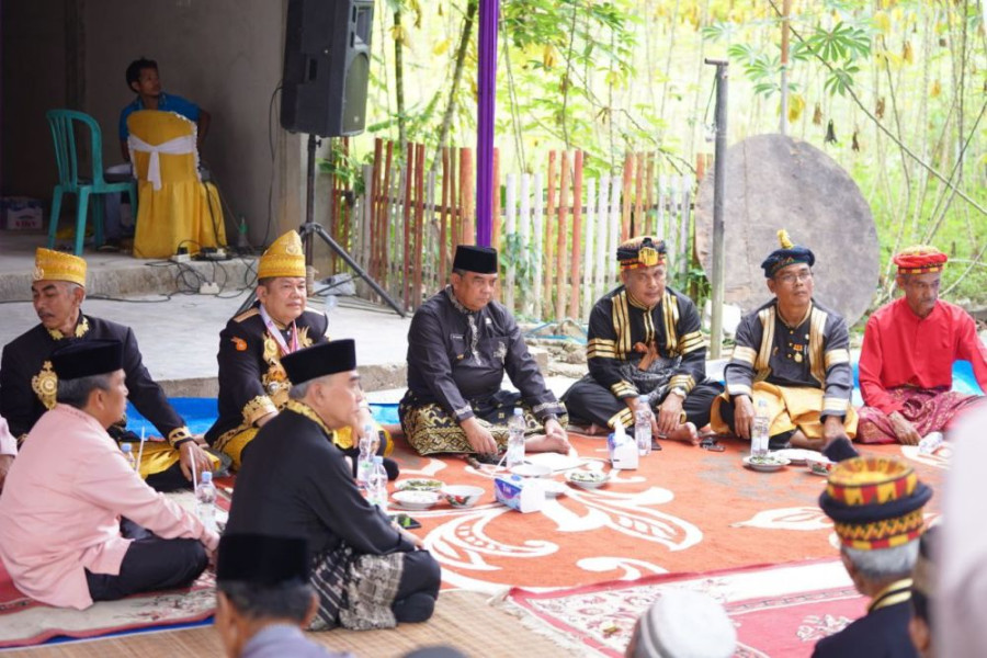 Gubernur Edy Nasution Silaturahmi dengan Masyarakat Desa Sungai Tonang