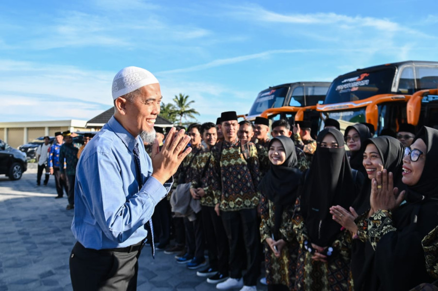 Lepas Keberangkatan Rombongan Kafilah Dumai Menuju MTQ XLI Provinsi Riau di Inhu, Ini Pesan Wali Kota Dumai
