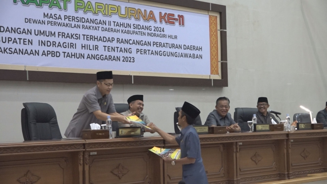 Pj Bupati Inhil Terima Pandangan Umum Fraksi Atas Pidato Pertanggung Jawaban Pelaksanaan APBD 2023