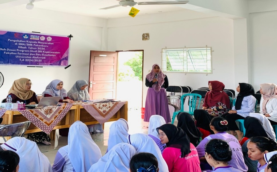 Dosen D III Keperawatan Universitas Abdurrab Gelar Pengabdian kepada Masyarakat di SMK Genus Pekanbaru
