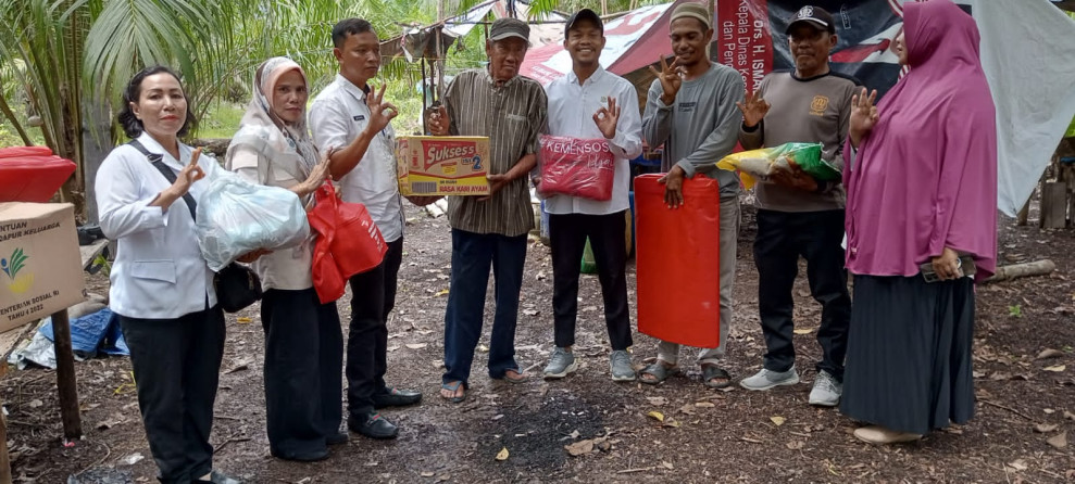 Dinas Sosial Bantu Dua Korban Rumah Terbakar di Bandar Laksamana