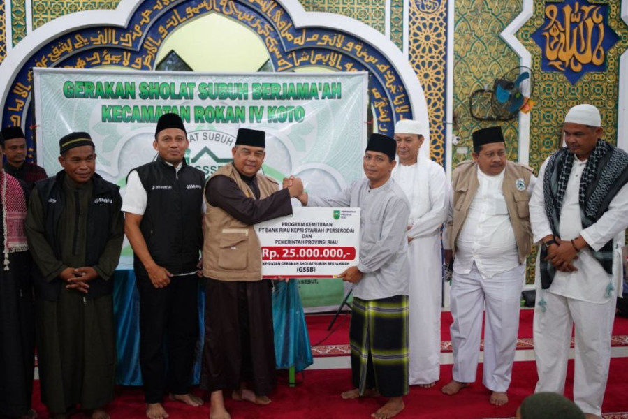 GSSB di Rohul, Gubri Edy Nasution Serahkan Bantuan Rp25 Juta untuk Masjid