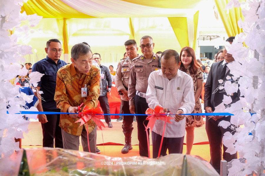 Sekda Bambang Ikut Meresmikan KC Bank Panin Selatpanjang