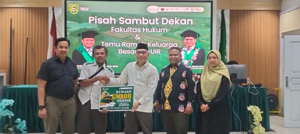 Fakultas Hukum UIR Apresiasi Tendik, Berikan Reward Umrah