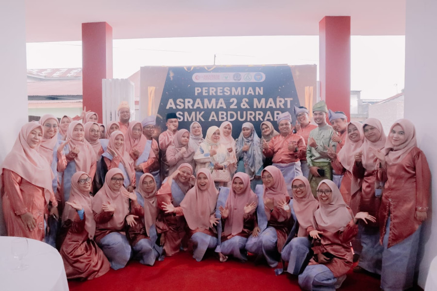 Susiana Tabrani Resmikan Asrama 2 dan Mart SMK Abdurrab Pekanbaru
