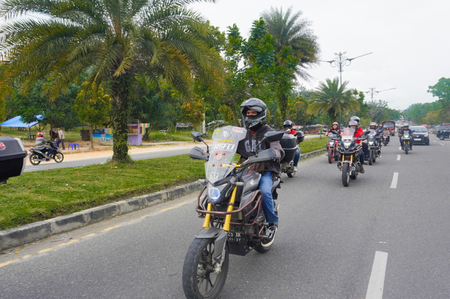Capella Honda Peringati Hari Pelanggan Nasional Bersama Konsumen CB150R