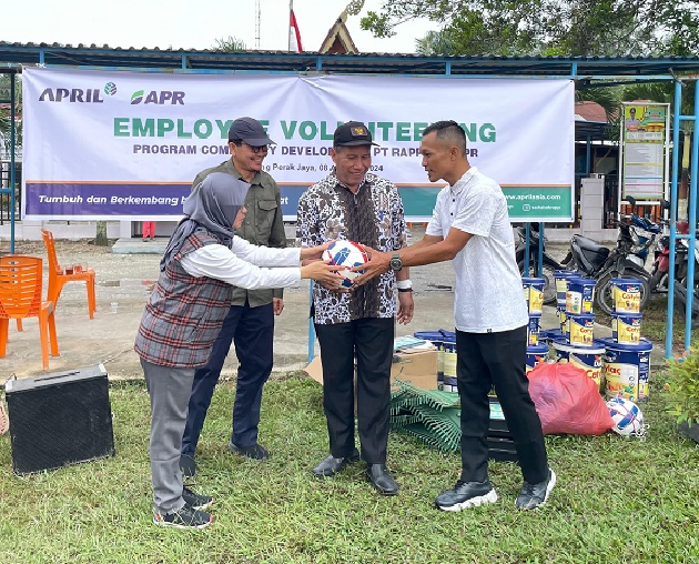 Karyawan RAPP dan Masyarakat Kampung Simpang Perak Jaya Goro Bersama Sambut HUT ke-79 RI