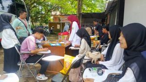 Berbagi Sehat, KSR PMI UNRI Ajak Mahasiswa Donor Darah di Kampus